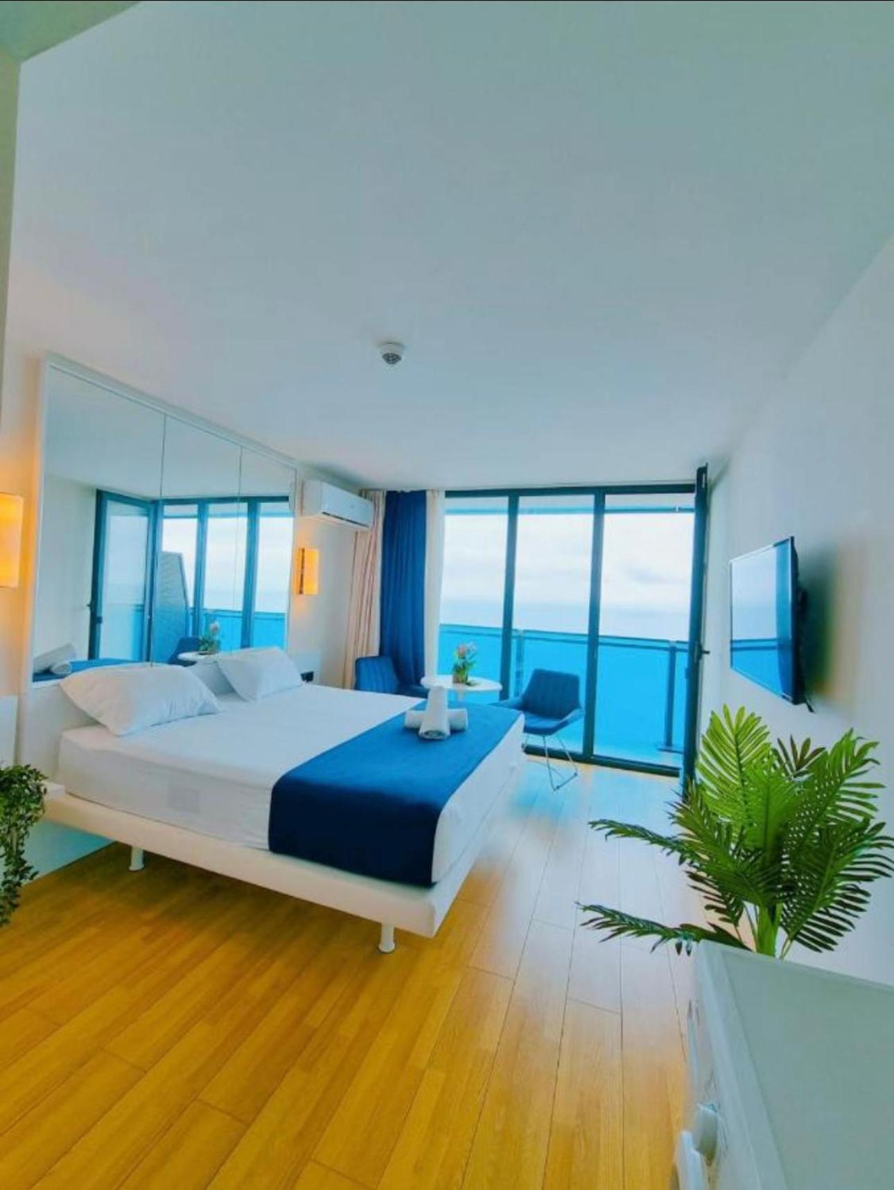 Orbi City Apartment With Sea View Batumi Kültér fotó